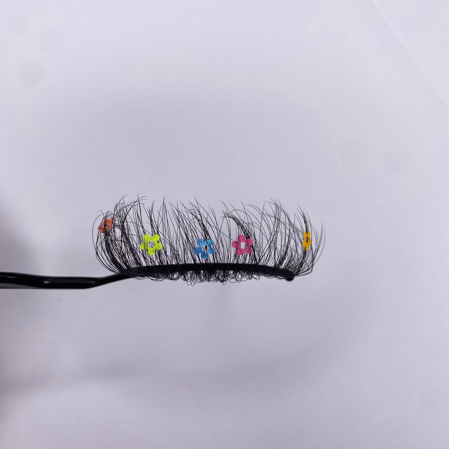 fluffy and wispy 25mm lash with flower decals 